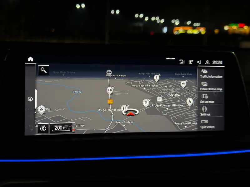 BMW - Navigation / Maps - Navigation map on the central display